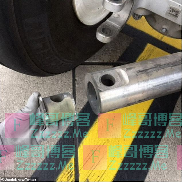 阿联酋航空一客机高空传出巨响 飞行近14小时落地后发现机身破了个大洞