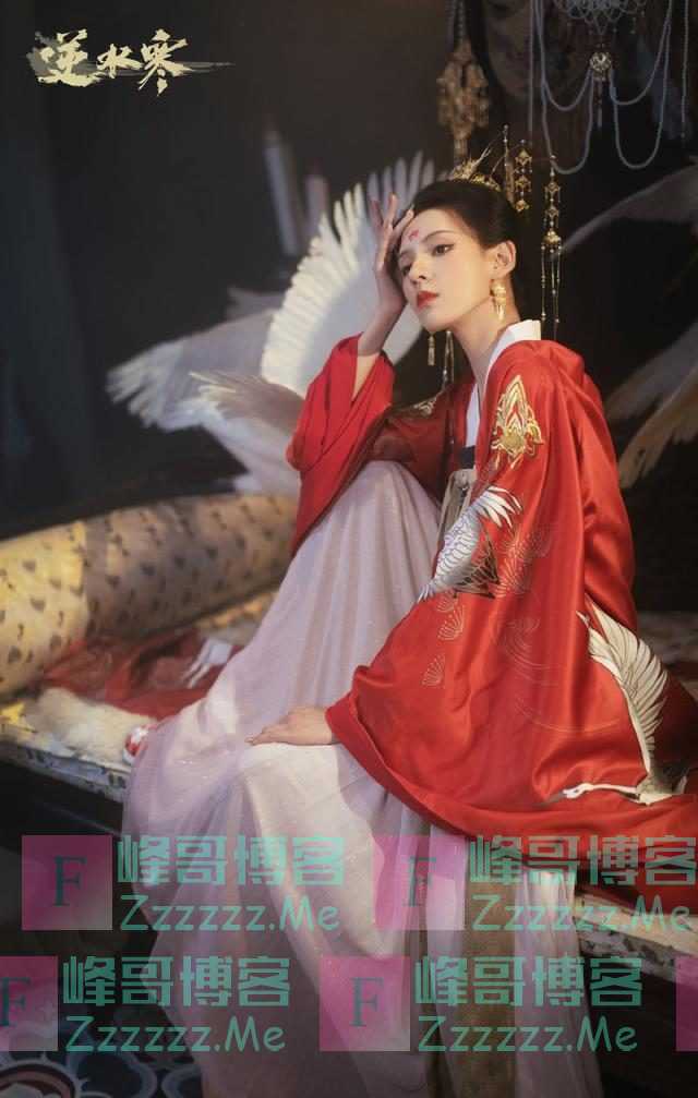 张予曦穿上“汉服”，仿佛穿越回了古代，像是端庄高贵的公主