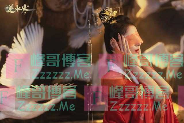 张予曦穿上“汉服”，仿佛穿越回了古代，像是端庄高贵的公主