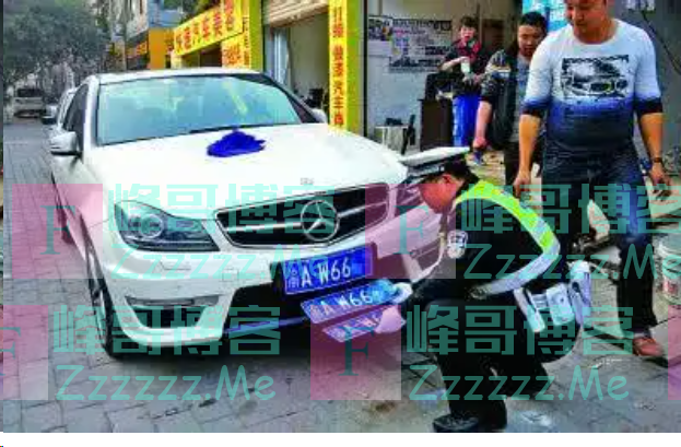 路口偶遇双胞胎车牌，两个车主同时撞车，只为自证清白