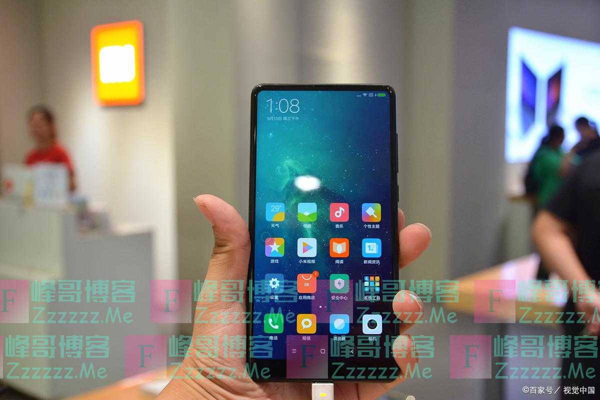 来看看小米13系列怎么样，配置进行了极大的升级，外观更漂亮