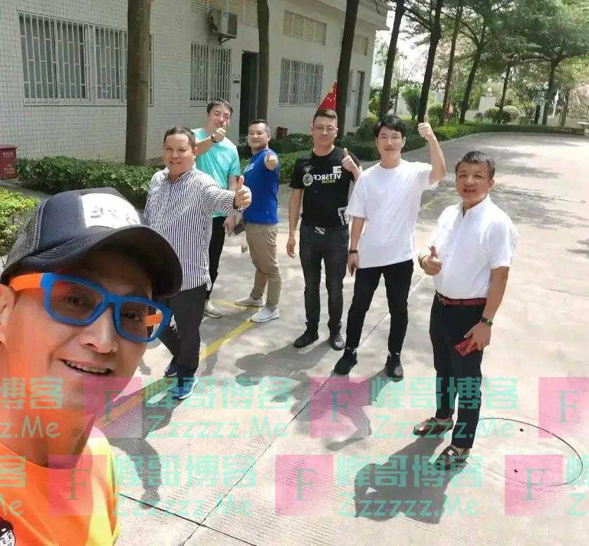 节俭还是小气?62岁何家劲工厂食堂请客,招待朋友吃两荤两素一汤