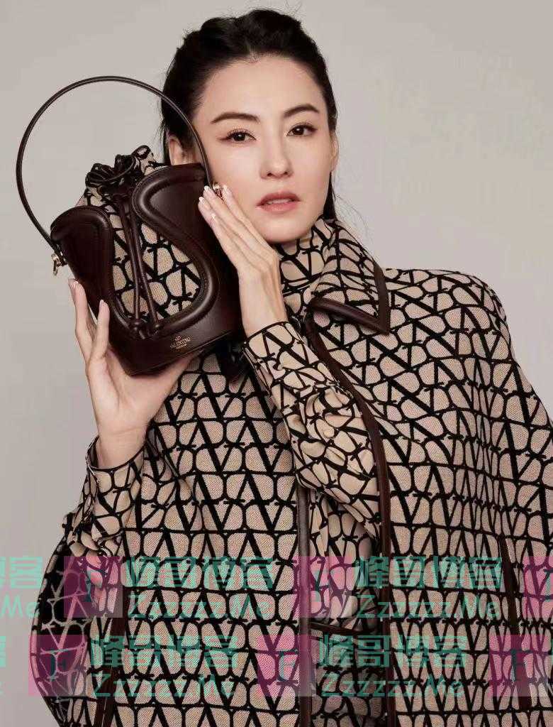 张柏芝一身渔网穿搭硬凹高级，复杂造型显得廉价，全靠颜值撑起来