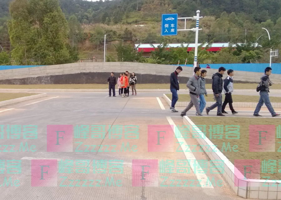 科目三考试，考官允许龟速考试吗？看完就明白了