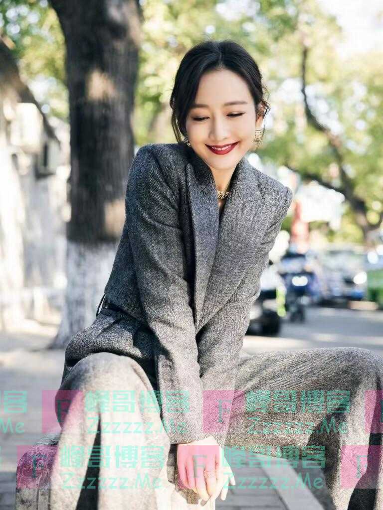 王鸥的穿搭太圈粉了!原来朴素的服装,才是优雅女人的首选