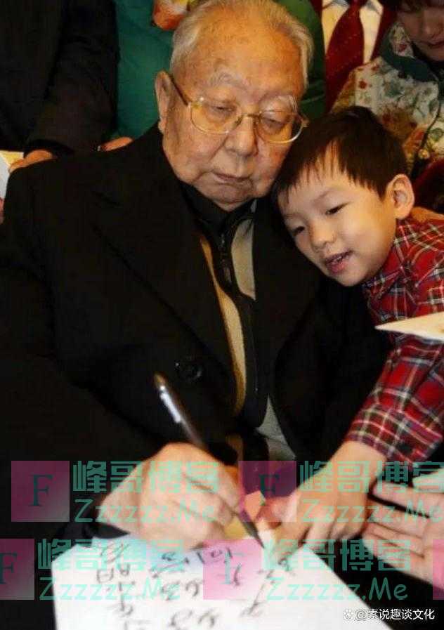毛东东的硬笔字刚直劲爽，再练几年就会有“毛体”的书风