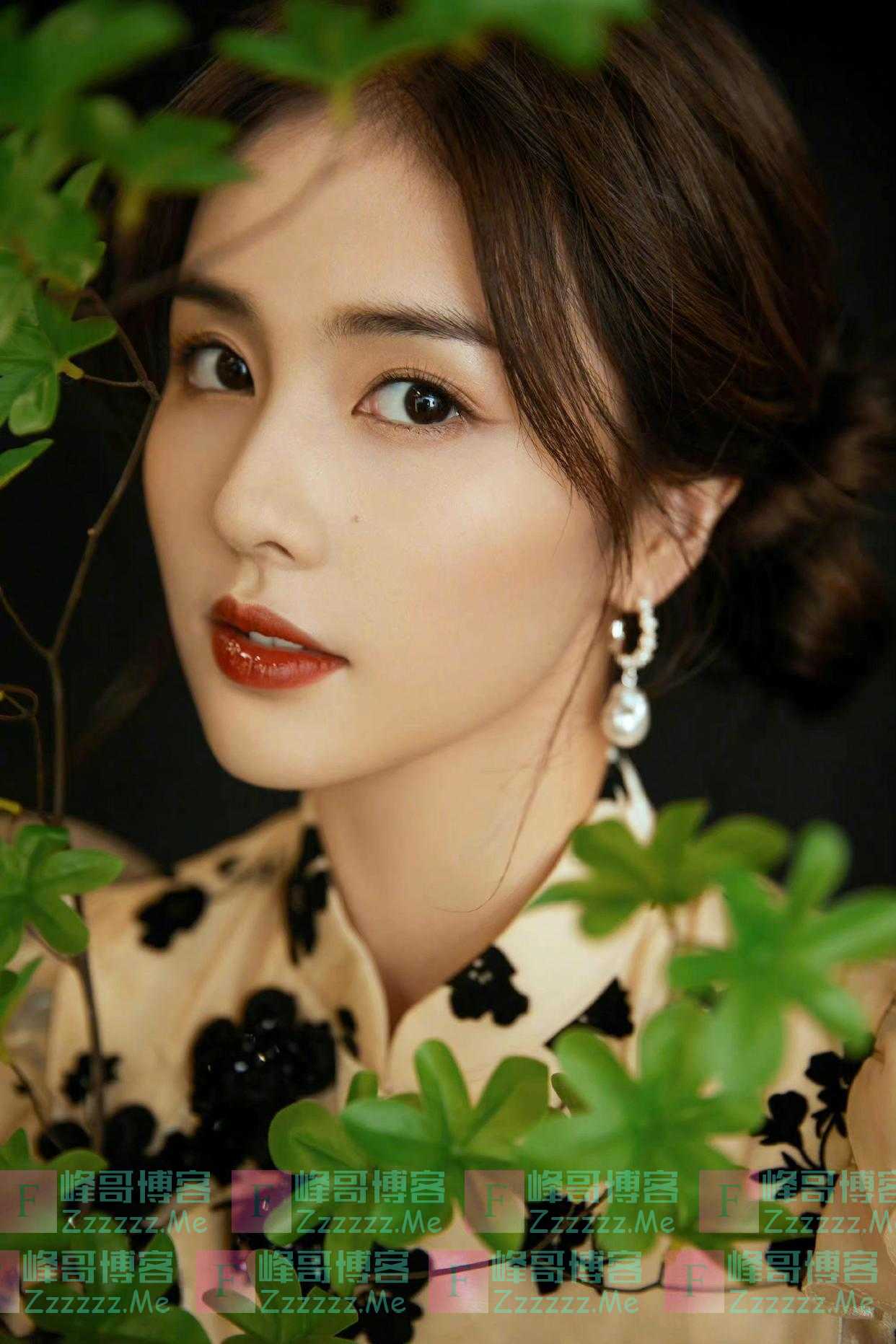 白鹿的旗袍造型太圈粉了，有女人味又不落俗，美出新高度！