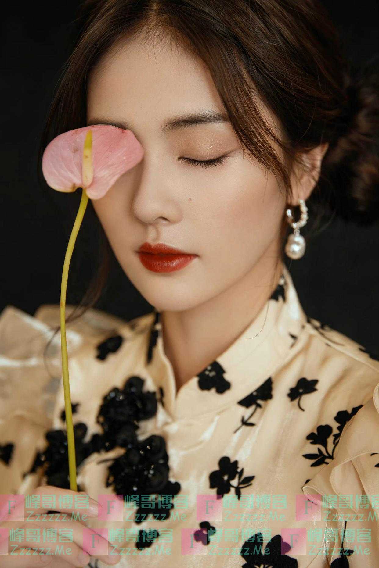 白鹿的旗袍造型太圈粉了，有女人味又不落俗，美出新高度！