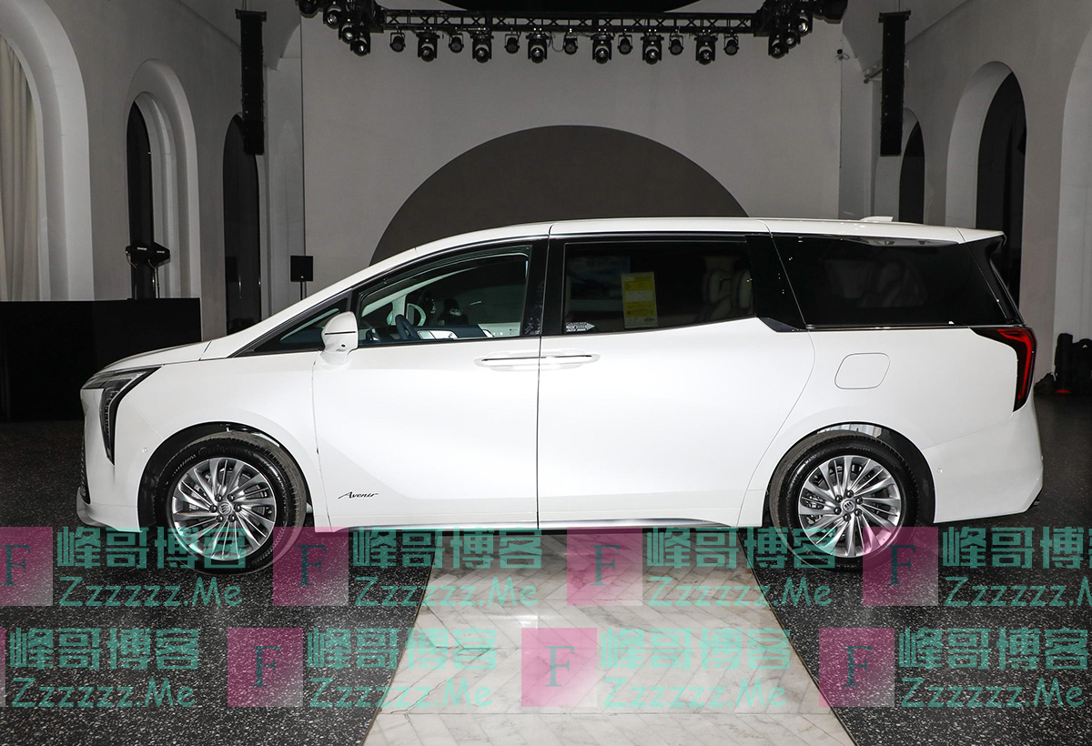 全新别克GL8世纪上市，换新车标，4/6座布局，大涨价！叫板埃尔法