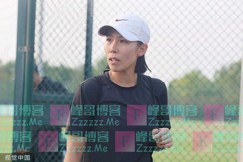 体坛联播|1.5万人围观梅西训练,加纳队忘带球衣去卡塔尔