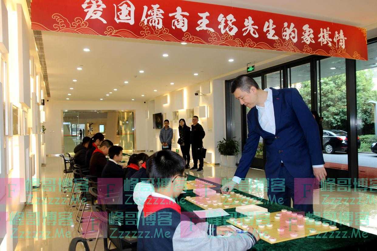 体坛联播|1.5万人围观梅西训练,加纳队忘带球衣去卡塔尔