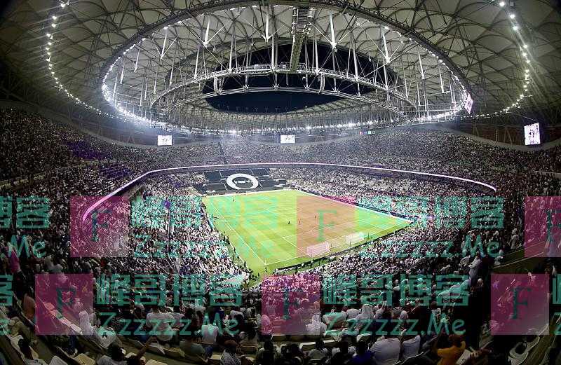 聚焦｜在空调球场中踢球看球有多爽？