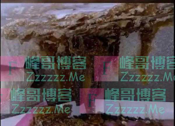 突然流蜜汁！从厨房吊顶铲出30斤蜂蜜