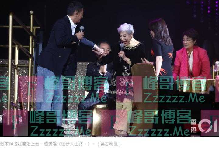 居然是假的！90岁的胡枫没有向88岁的罗兰求婚