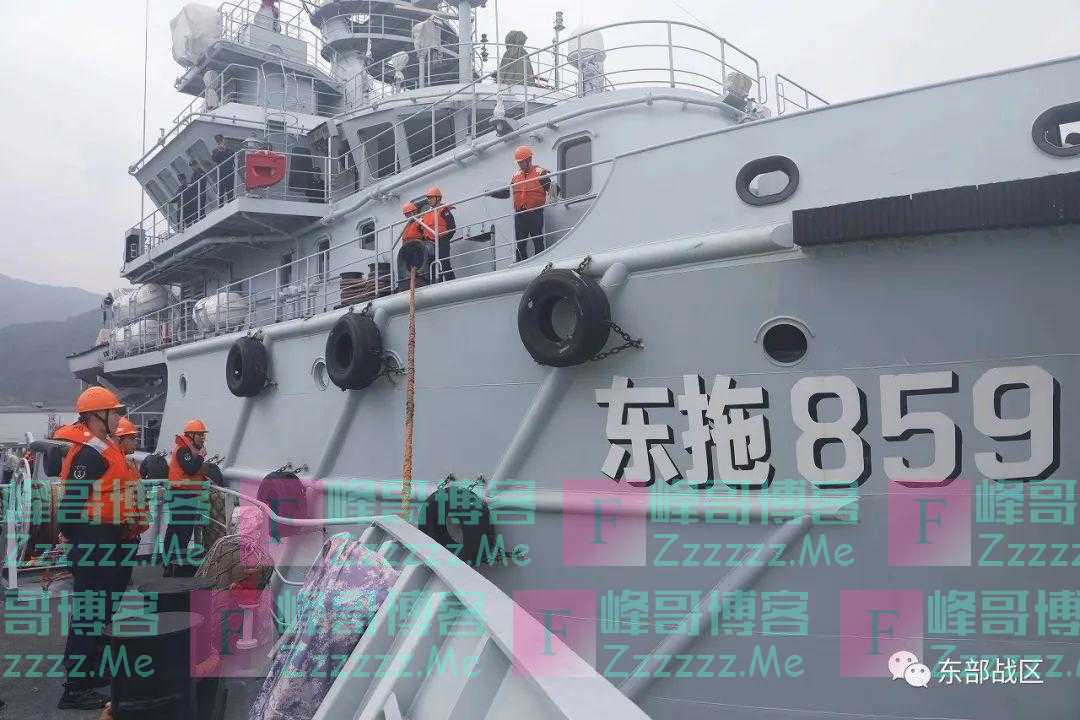 战斗警报拉响,舰艇编队迅速出击!