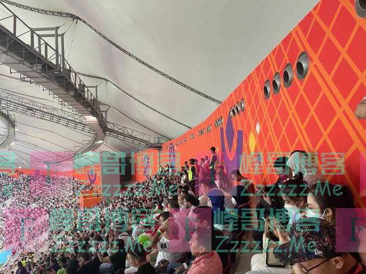 我在现场丨中国记者在卡塔尔:身处媒体“鄙视链”最底端,面对祝贺只能微笑