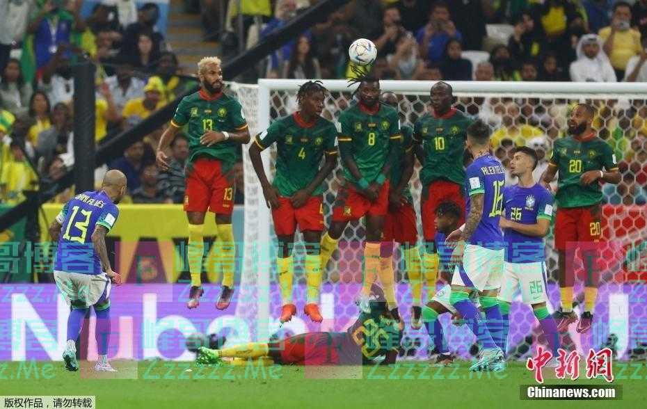 巴西队0:1不敌喀麦隆队 仍以头名晋级