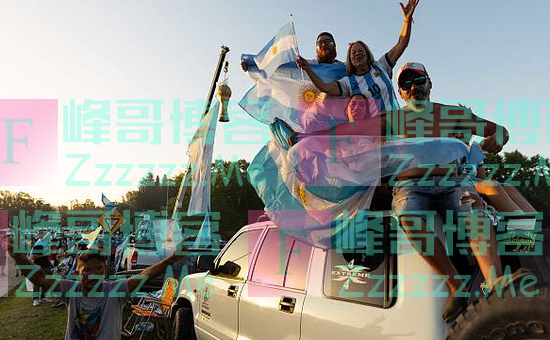 阿根廷队回国后将在阿足协过夜 球迷提前扎营等候