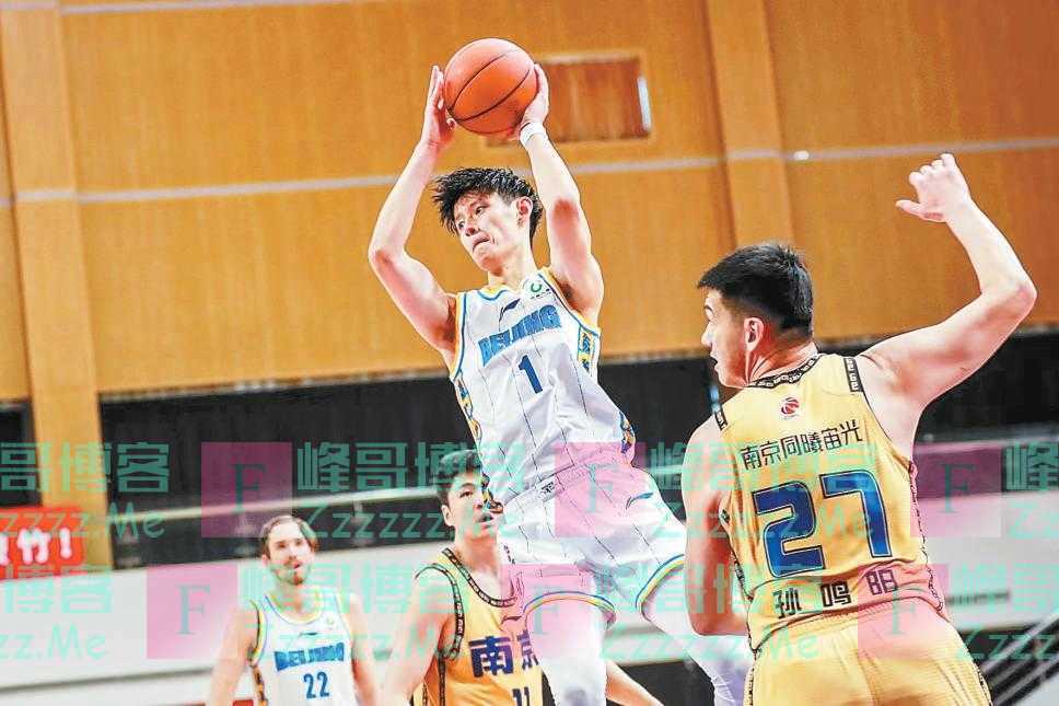 开局被动过程胶着,利夫全能曾凡博提气,首钢男篮击败同曦取四连胜