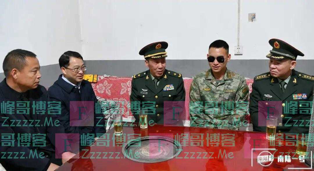 南部战区陆军看望慰问杜富国