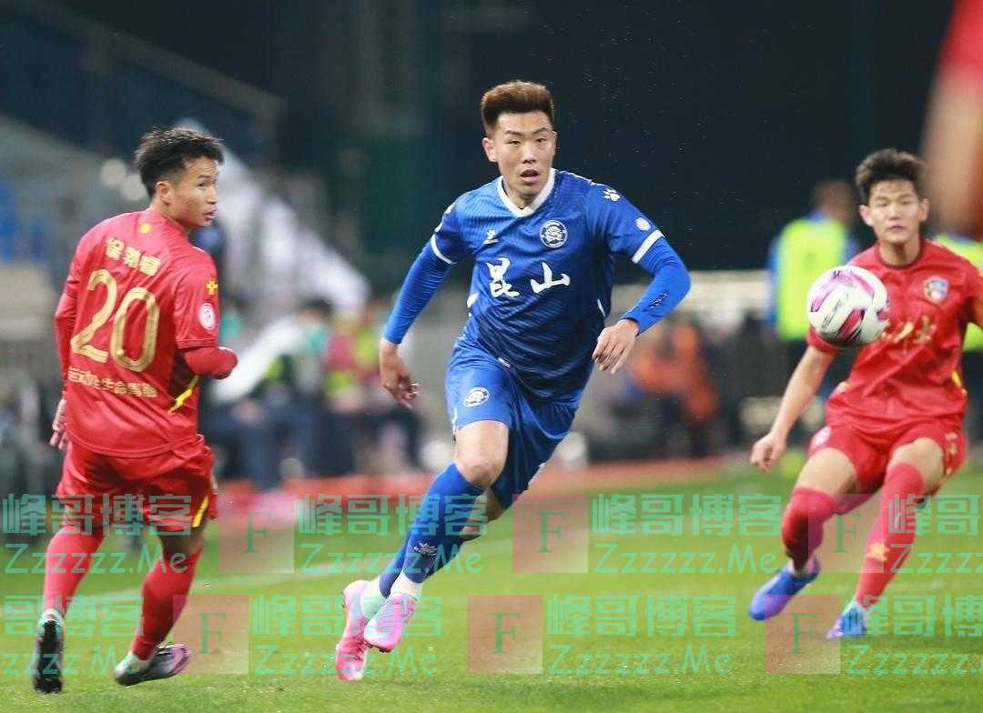 过去的中国足球2022赛季，江苏球迷深爱的他们依然“满天星光”