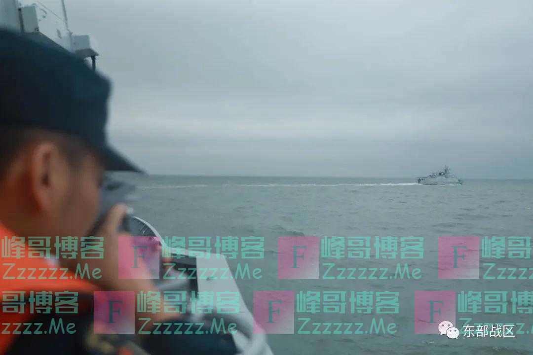 海上实射导弹，首发即中！