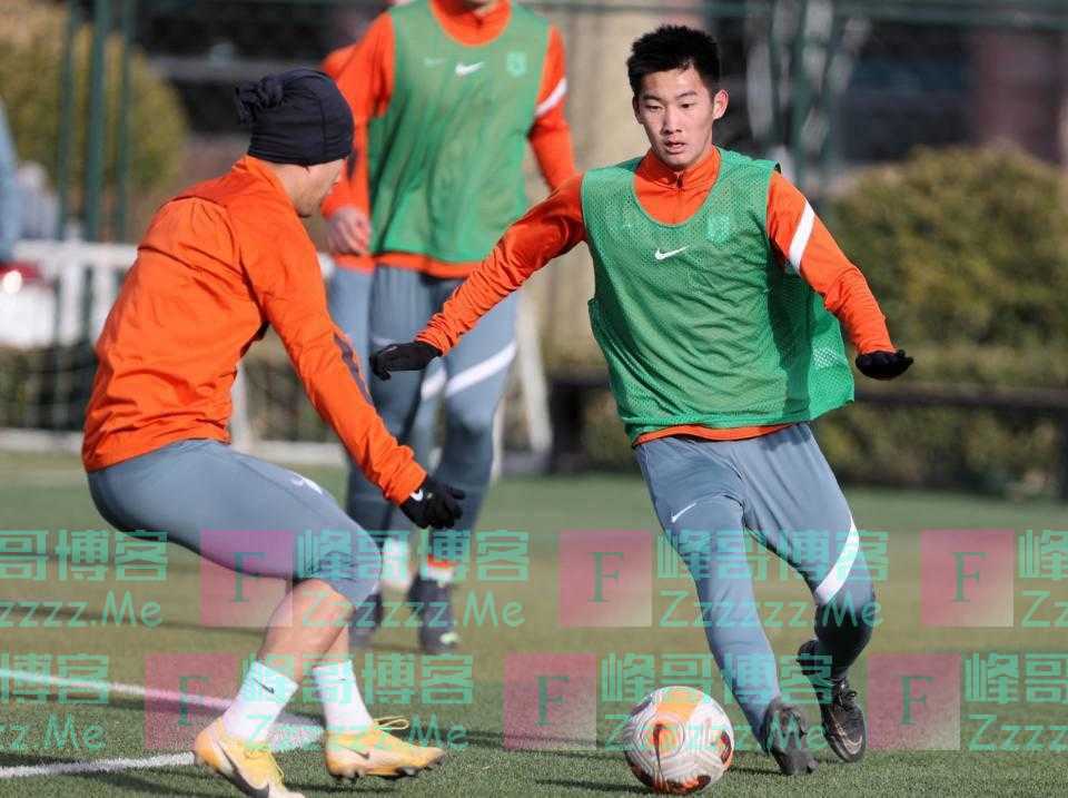 山东泰山U21精英队开启一天两练模式，为新赛季做好体能储备