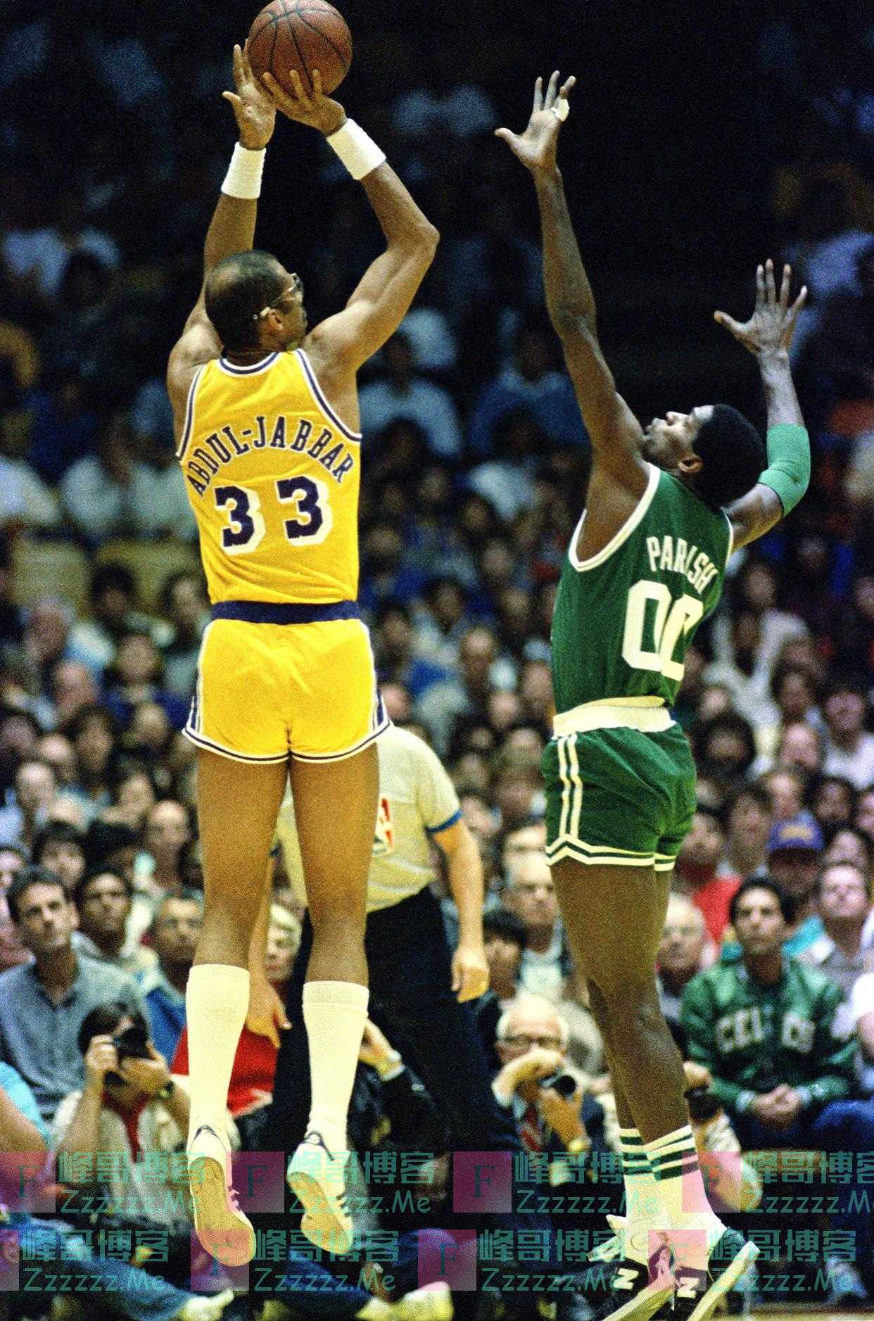 詹姆斯超贾巴尔跨越39年,NBA共出现8位历史得分王