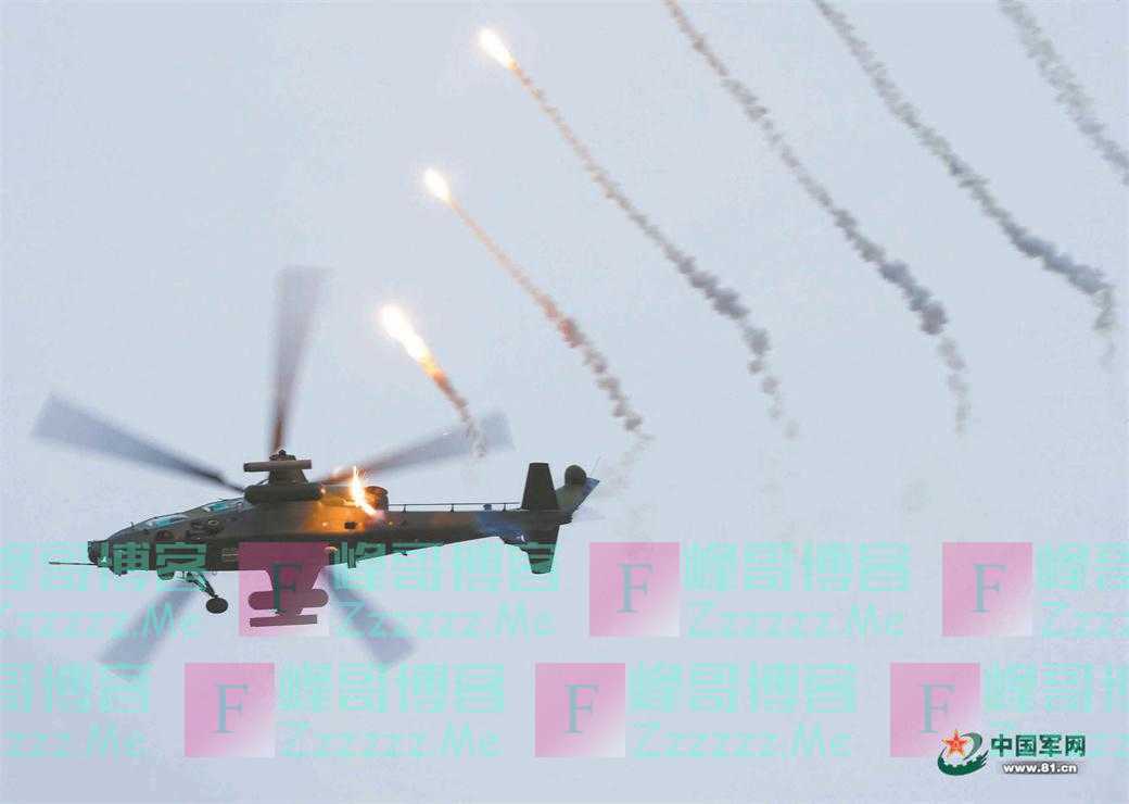 铁翼飞旋 立体突击——空降兵某旅要点夺控演练影像