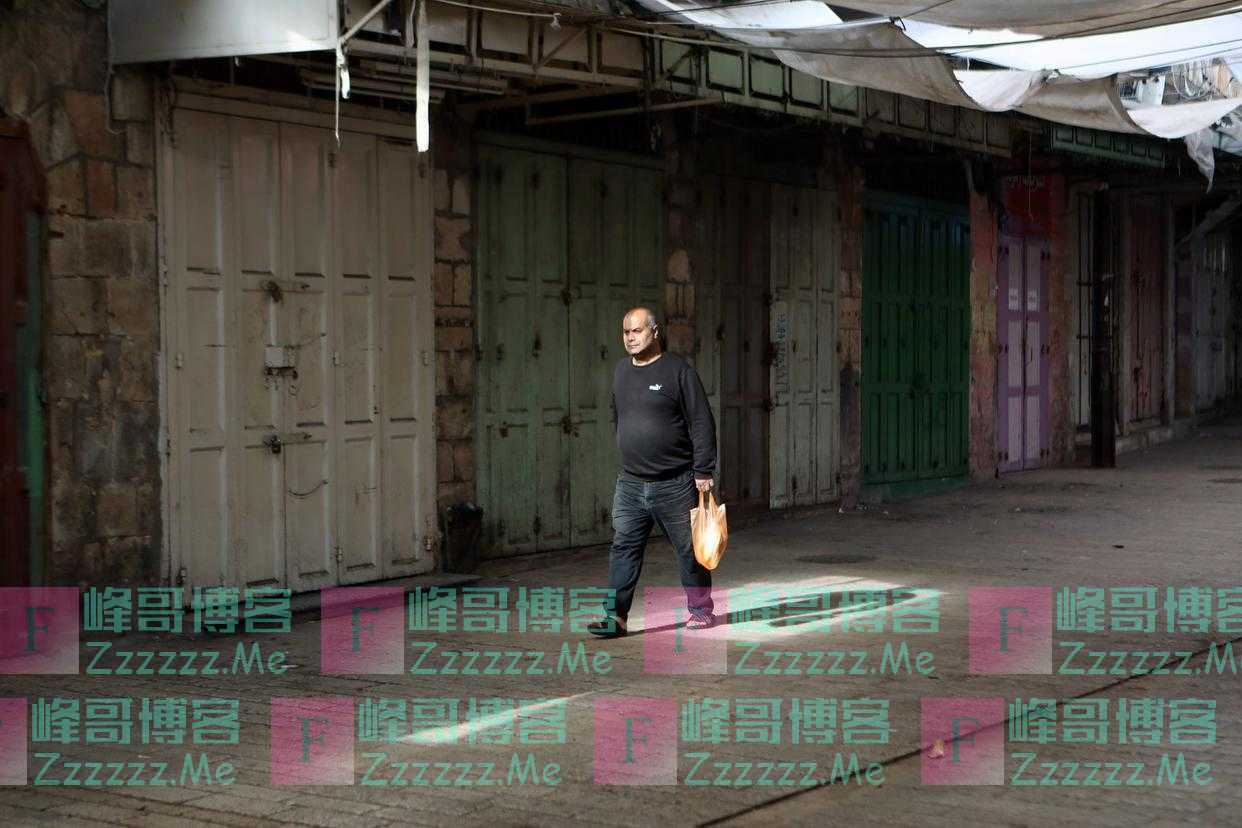 早安·世界｜俄乌冲突一周年，各地民众举行守夜活动祈愿和平