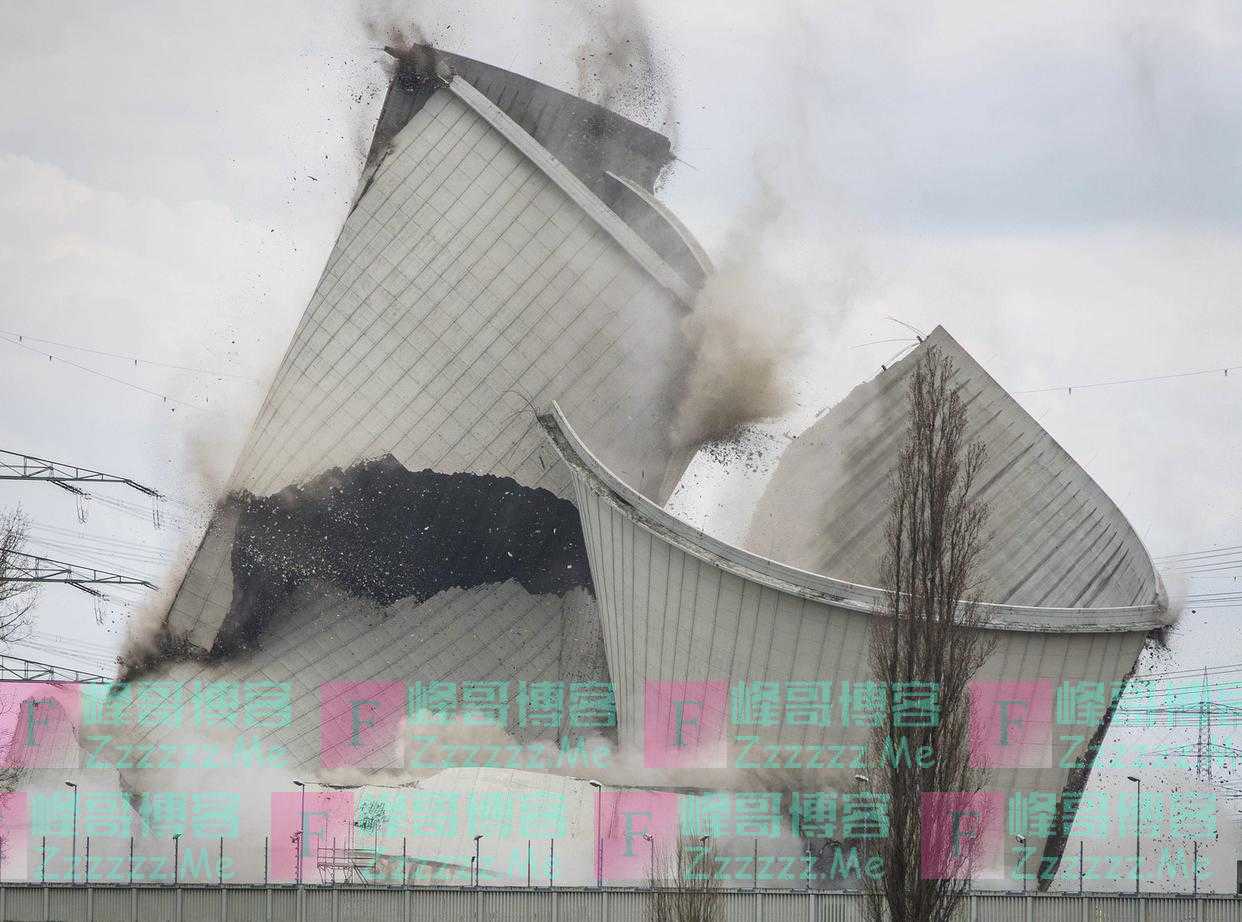 早安·世界｜俄乌冲突一周年，各地民众举行守夜活动祈愿和平