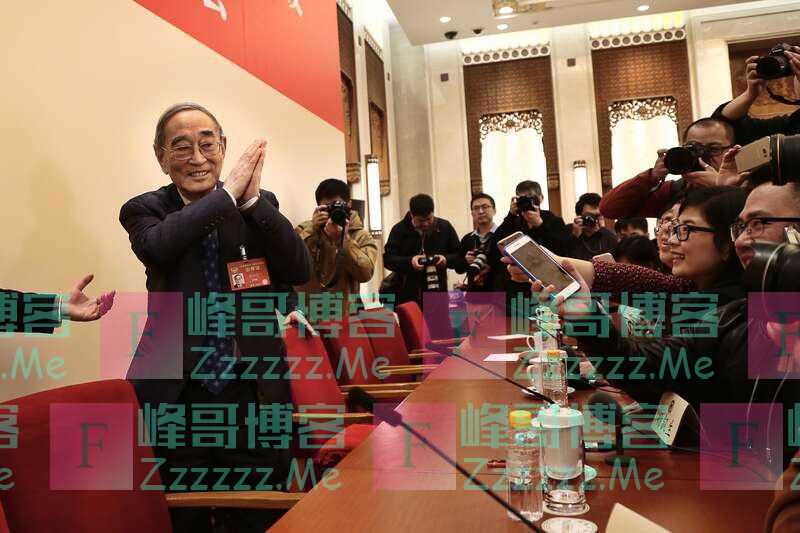 履职30载 厉以宁的两会时刻