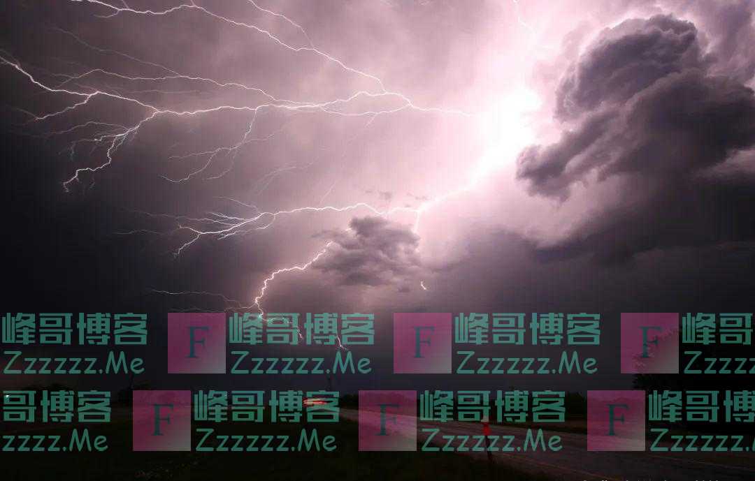 深夜炸雷！美国万亿级银行股价暴跌超60%，机构高喊“把你们的钱取出来”！整个银行板块也被带崩