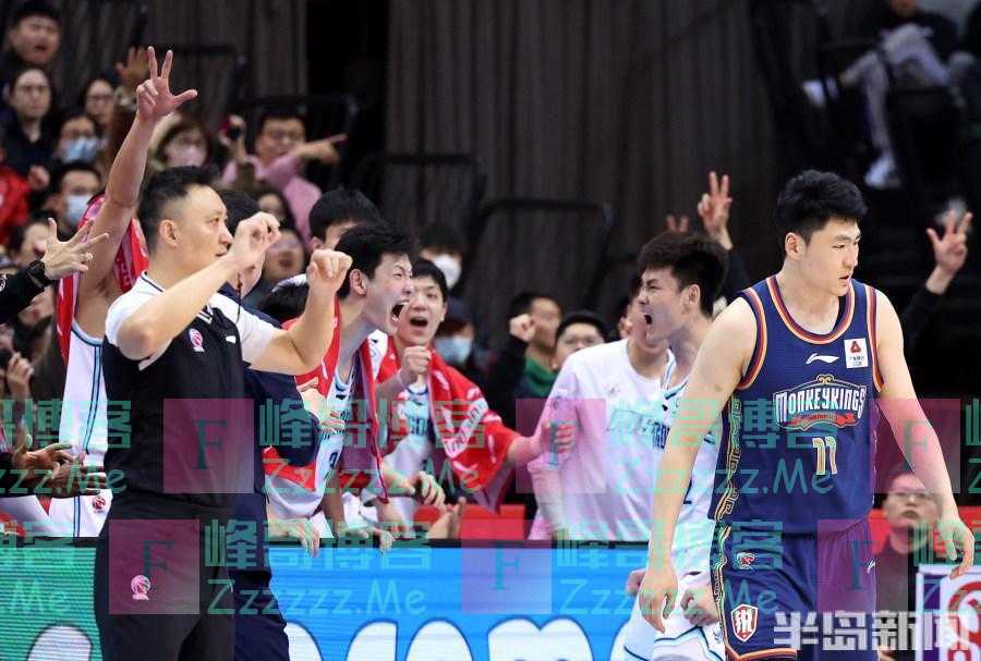“林葳”不乱？完成双杀！青岛男篮战胜同曦逼近季后赛区，主场再次爆满
