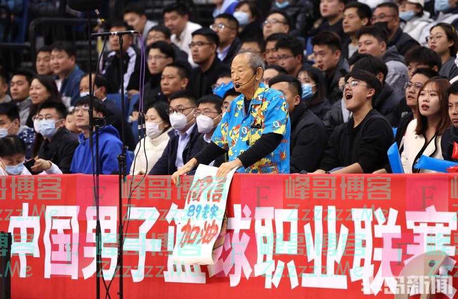 “林葳”不乱？完成双杀！青岛男篮战胜同曦逼近季后赛区，主场再次爆满