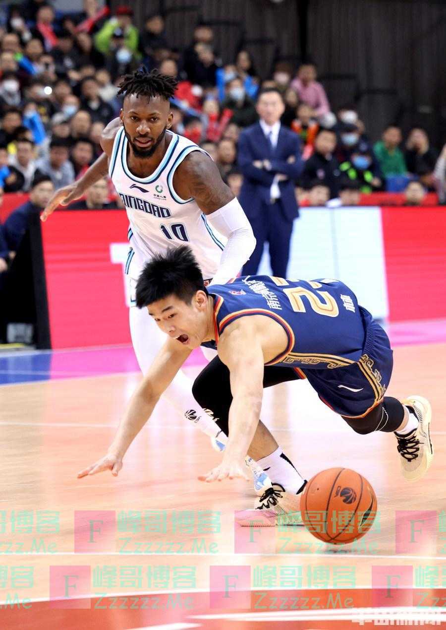 “林葳”不乱？完成双杀！青岛男篮战胜同曦逼近季后赛区，主场再次爆满