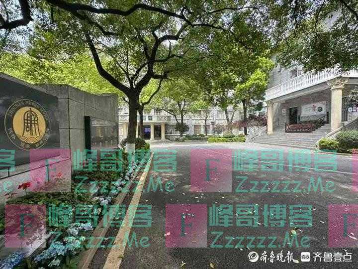 马英九对湖南老乡热情招手，隔马路大喊“谢谢大家”