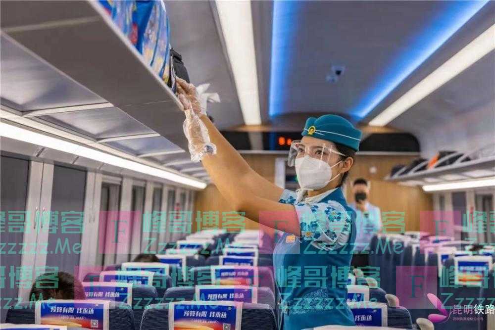 云南昆明至老挝万象跨境动车开行 始发站至终点站车票开售不到一小时售罄