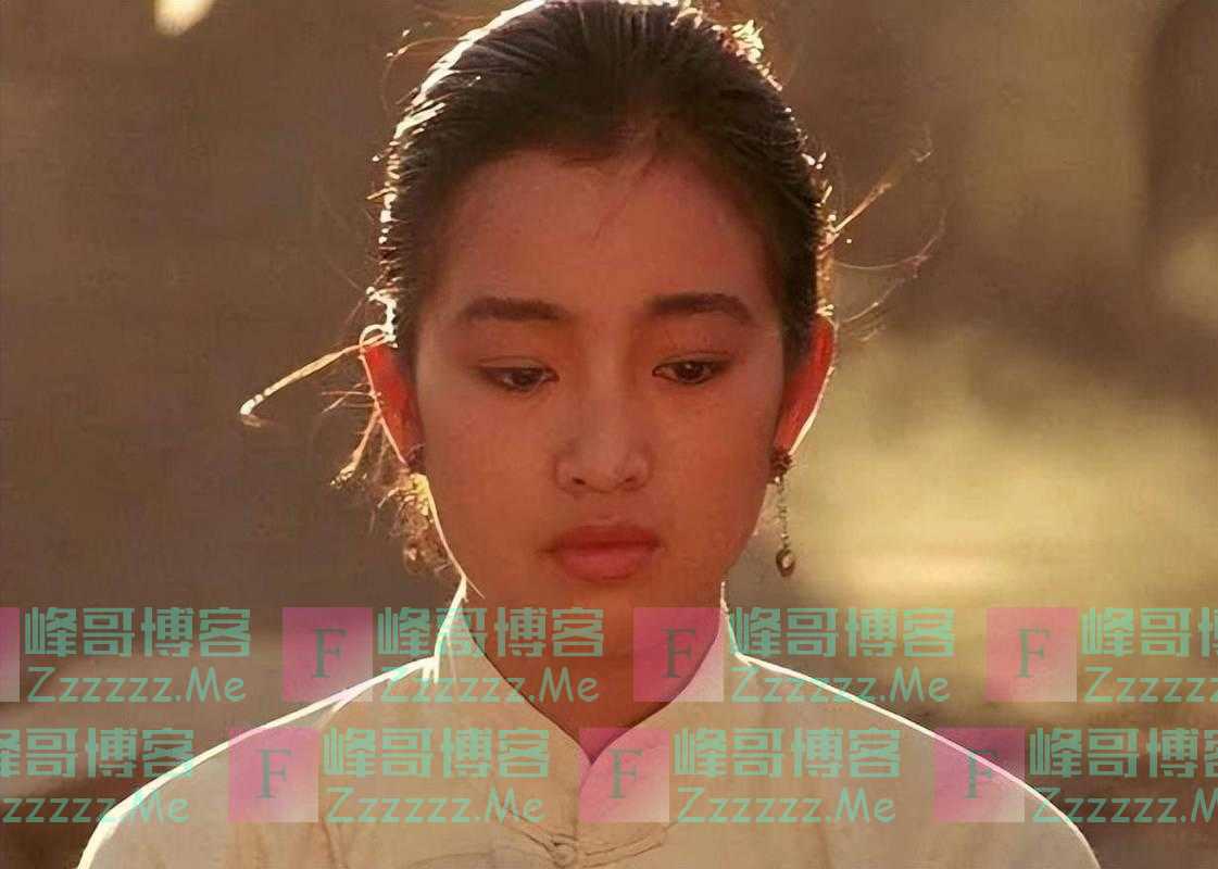 陪马克龙访华的巩俐，“野心”全在脸上，早已走上另一条大道