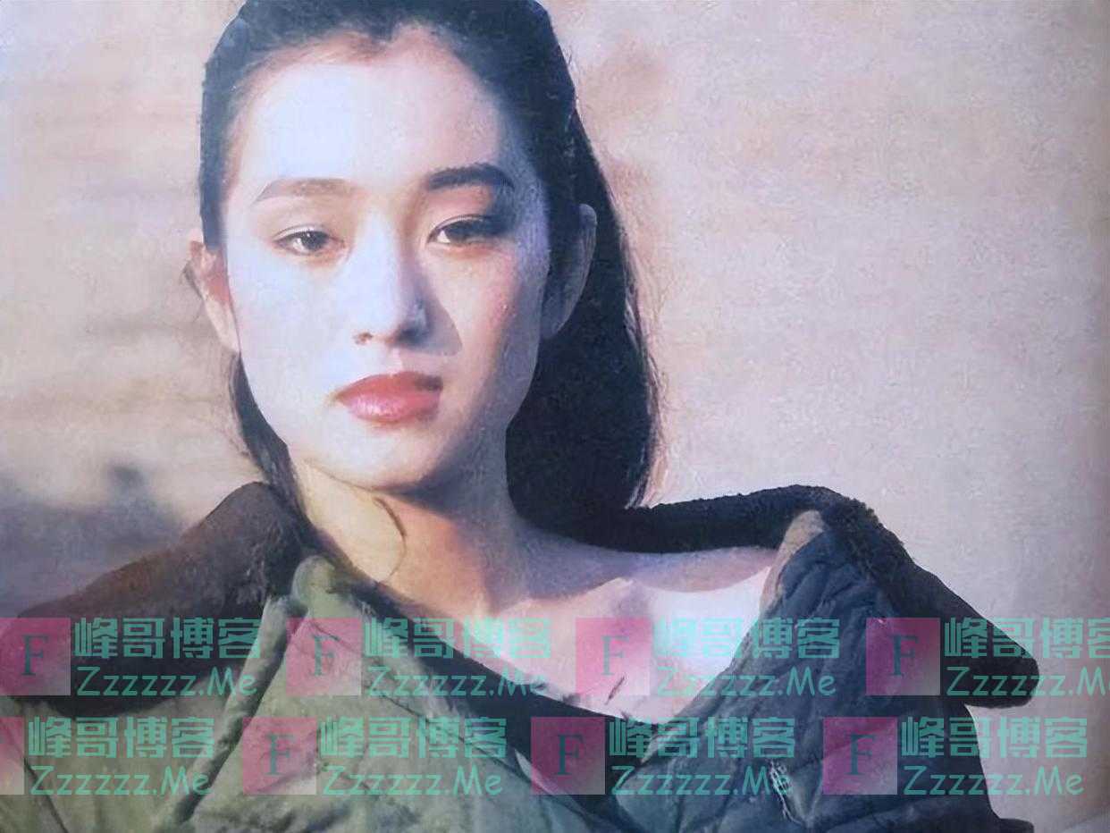 陪马克龙访华的巩俐，“野心”全在脸上，早已走上另一条大道