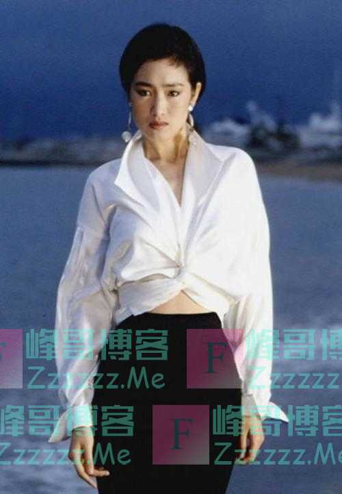 陪马克龙访华的巩俐，“野心”全在脸上，早已走上另一条大道