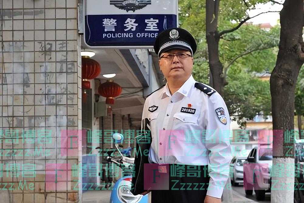 “白衬衣”警察是什么身份？说了别不信，公安局长都不一定够格穿