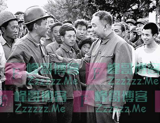 1981年,华国锋突然辞职,中央7位领导跟着隐退,究竟发生了什么