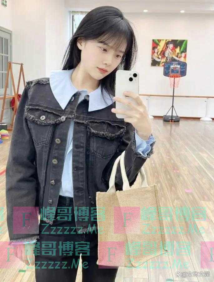 “挖呀挖”黄老师，身高158cm，颜值高身材棒