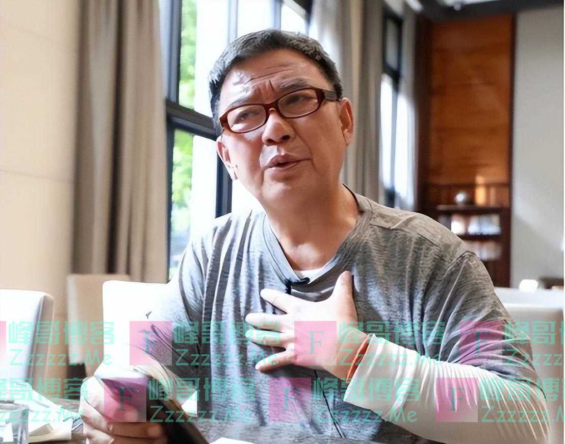 70岁李立群到台湾妹妹家蹭饭，爱国妹妹将其撵走，痛骂他是两面人