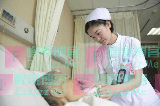 处理男病人隐私时,女护士会感到尴尬吗?听听离职护士的怎么说