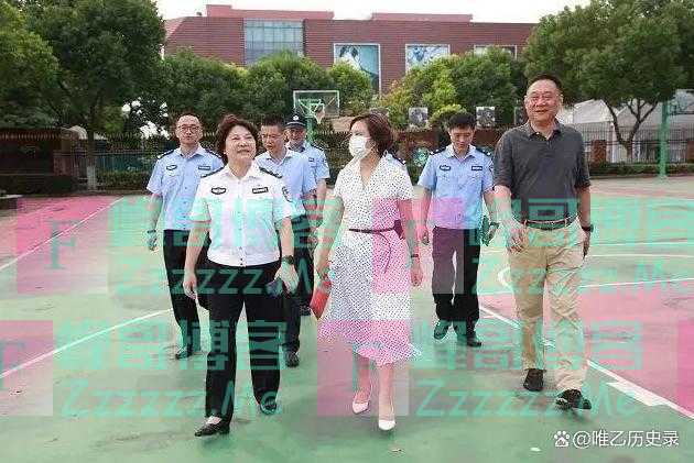 案例：美女局长唐丽娜，每晚私人会所醉生梦死，一喝大就要点鸭子