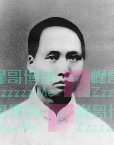 1962年毛岸青回乡祭母，在墓碑前跪拜时遭妻子制止，顿时心领神会