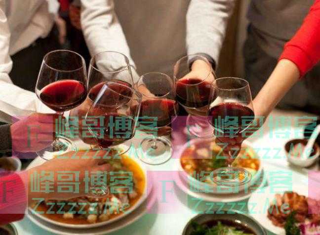 饭局后,领导让“去把单买了”,老实人傻傻地付钱,聪明人这样做