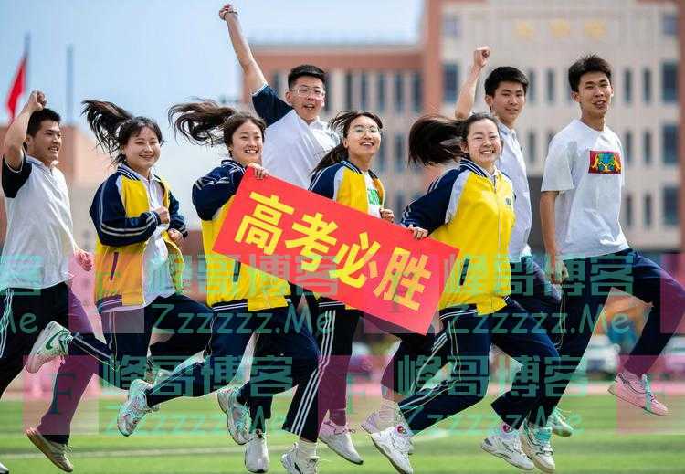 回顾拒绝北大，宁可让母亲贷款100万上哈佛的寒门少女，过得咋样